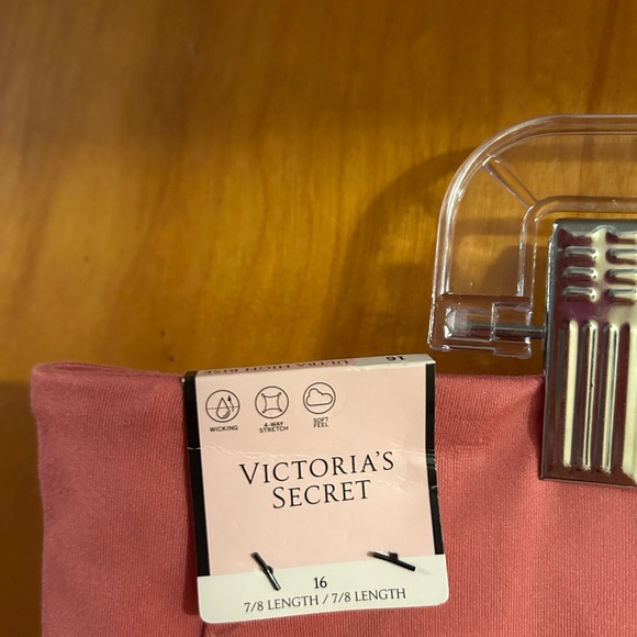 Victoria secret sport legging NWT ✨ - Picture 2 of 6